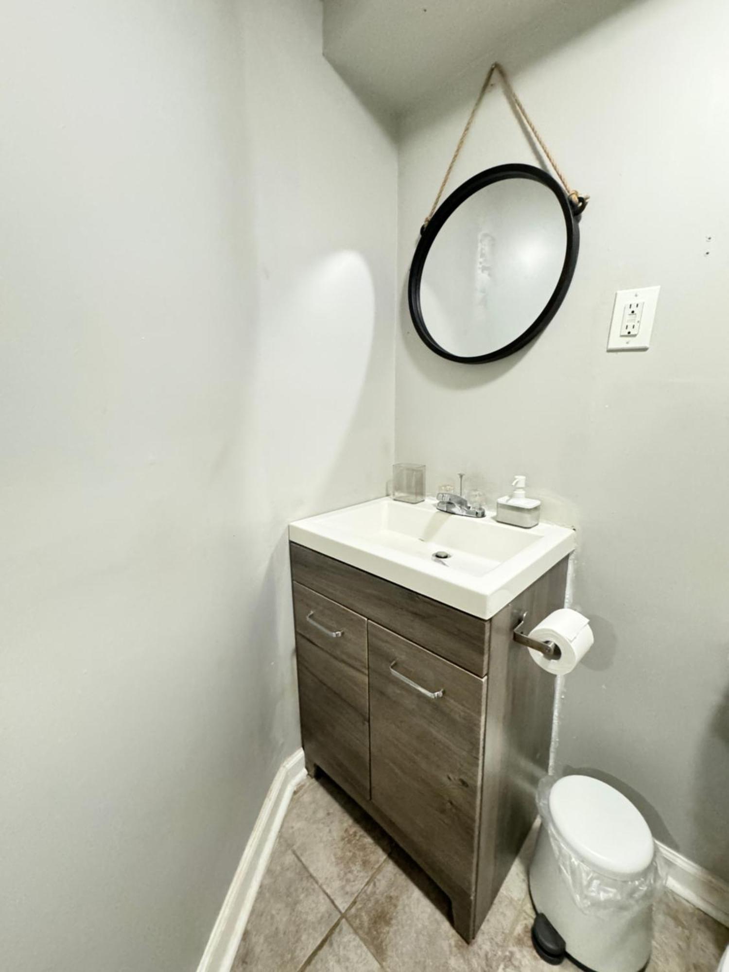 Executive Apartment At Uplands Baltimore Exterior photo